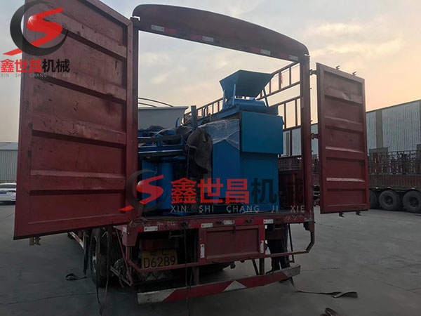 山東萊州60型單軸撕碎機發貨現場