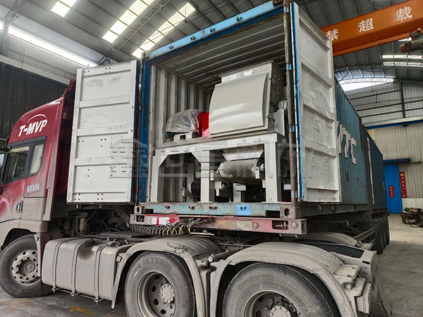 800型水滴式鋼絲粉碎機發往泰國